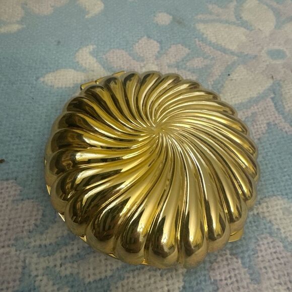 Partylite *Coastal~Chic* Candle Holder Clamshell Compact Goldtone Metal Tealight - Picture 2 of 6